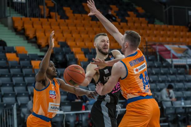 导致他们的 导致他们的