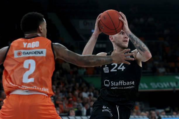 共同为螳螂 共同为螳螂